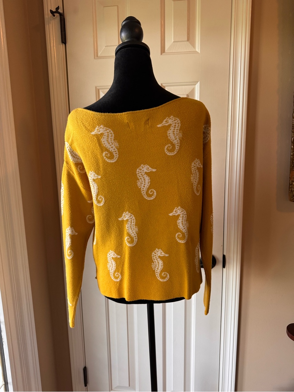 Maeve by Anthropologie Mustard Sweater with White Seahorse Motif - sz medium - Picture 6 of 11